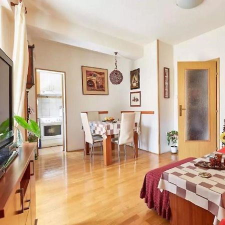 Appartamento Bohemian Quarter / City Park, Free Parking Skopje Esterno foto