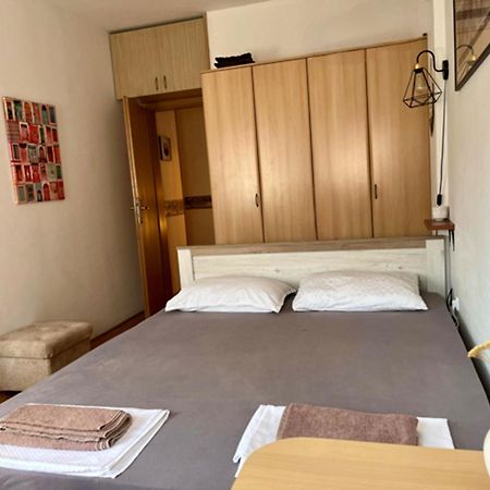 Appartamento Bohemian Quarter / City Park, Free Parking Skopje Esterno foto